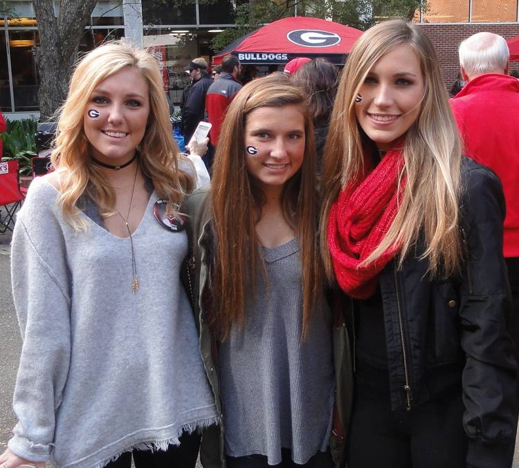 Lexi Howell, Gracie Mitchell and Sarah Kate Brown