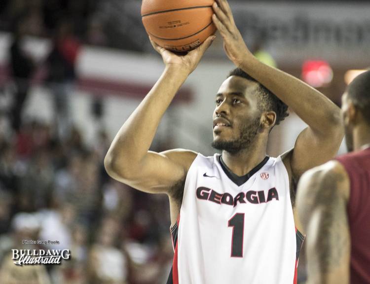 Yante Maten shoots a freethrow during the South Carolina game.