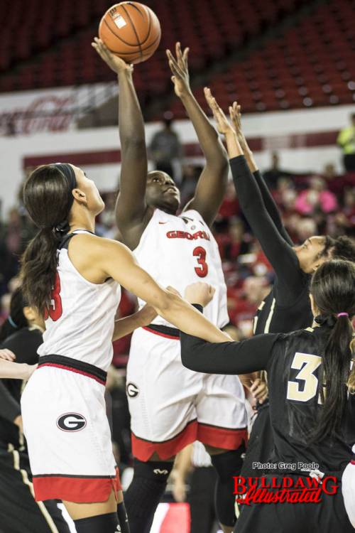 Stephanie Paul gets the shot away