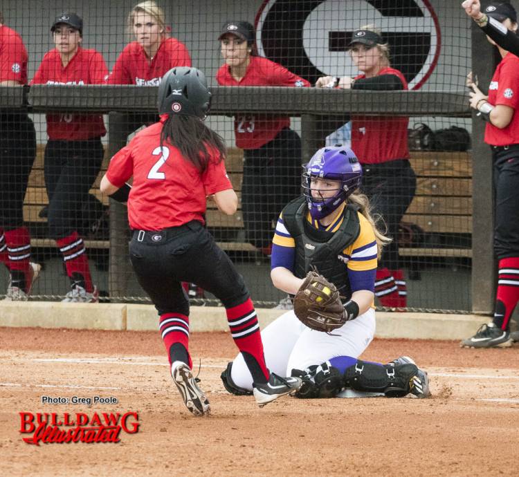 Justice Milz is safe at 3rd