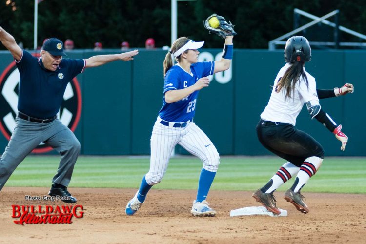 Alyssa DiCarlo is safe at 2nd